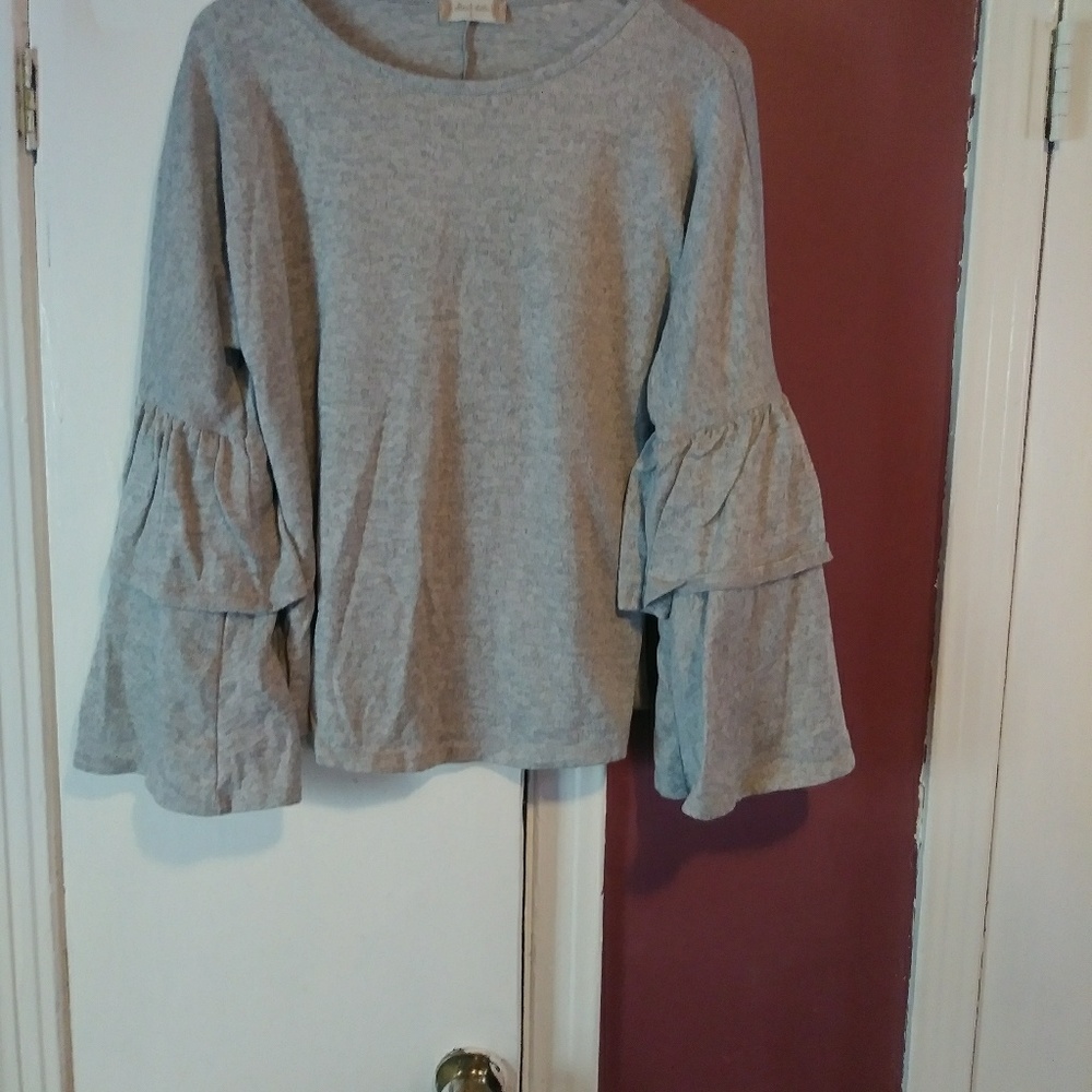 Altar’d State Grey Ruffle Sleeve Top Size L